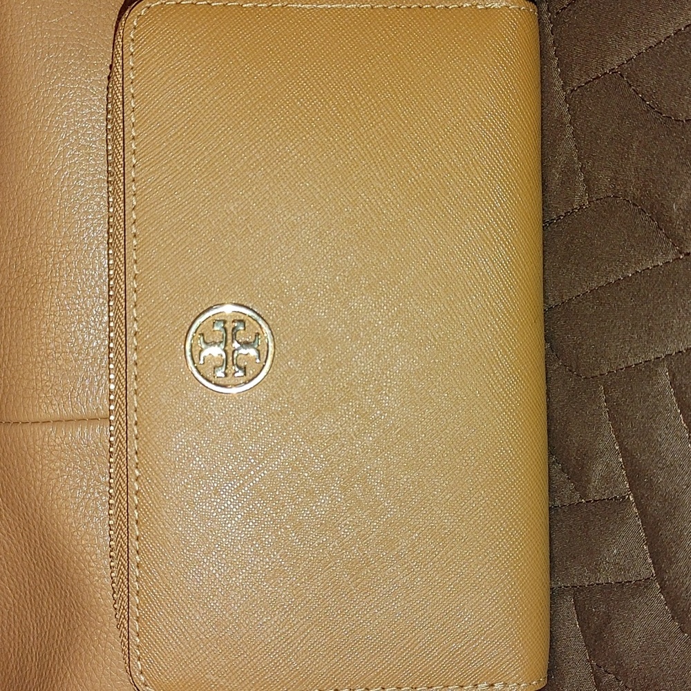 Small Tory Burch wallet